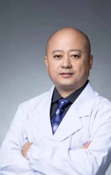 方方(中国医学科学院皮肤病医院皮肤外科主任医师)