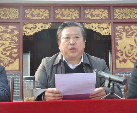 李国清(原营山中学党总支书记、校长)