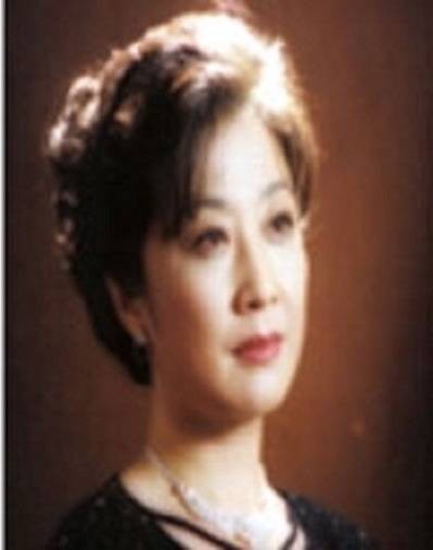 周红(辽宁人民艺术剧院一级演员)