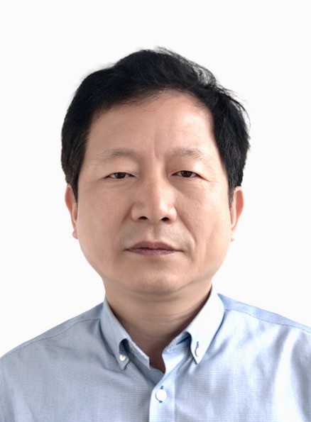 林伟(福州大学厦门工艺美术学院教授)