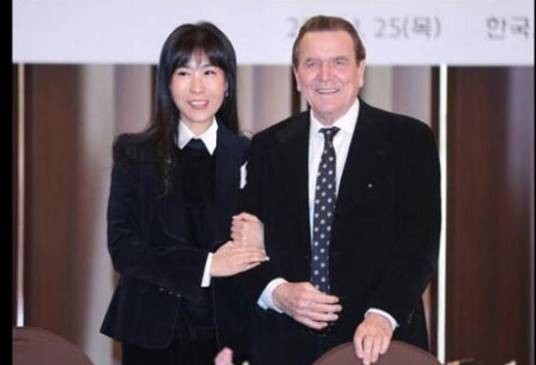 金素妍（格哈德·施罗德妻子）