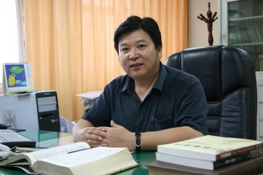 李亚军(陕西中医学院人文科学系主任兼中医药文化研究室主任)