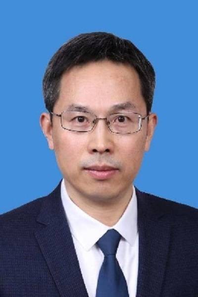 江伟（中国驻泰国大使馆经商处公使衔参赞）