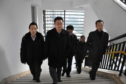 周波(重庆市地质矿产勘查开发局党委书记、局长)