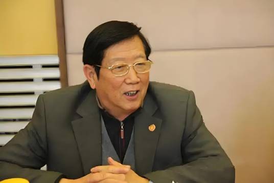 高伟（中国电影乐团一级指挥、歌手高旗的父亲）