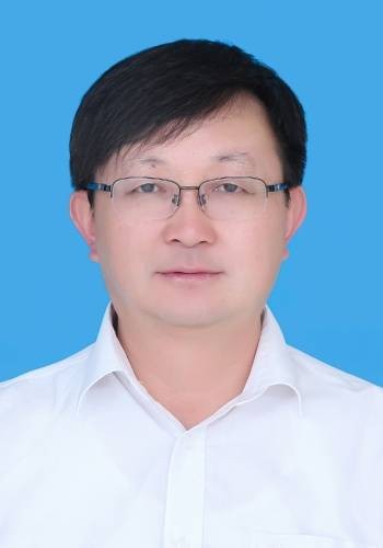 方宁（昆明市教育体育局原副局长）