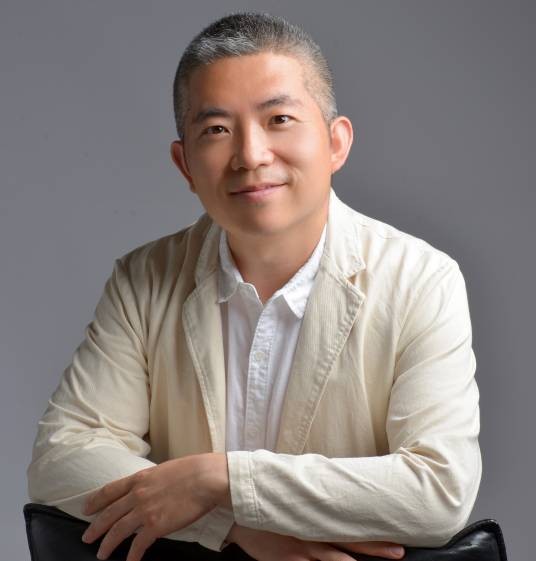 曾毅（中国人民大学高瓴人工智能学院吴玉章讲席教授、北京前瞻人工智能安全与治理研究院院长）