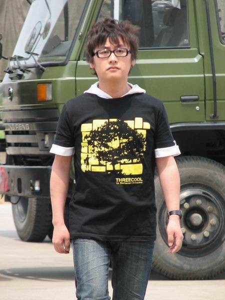 朱岩(中国内地男歌手)