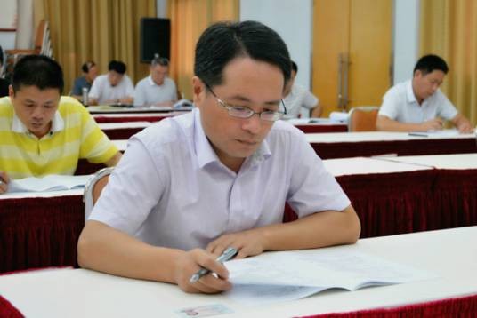 黄建新（福建省福州市人大常委会副主任、党组成员，福州软件园党工委书记）