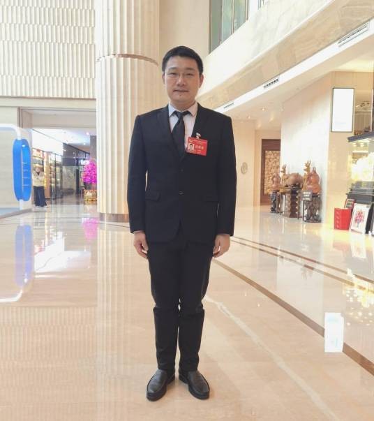 李麒麟(重庆江北幸福加社会工作服务中心理事长)