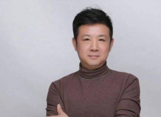 袁刚（中国内地导演、演员、中央戏剧学院教师）