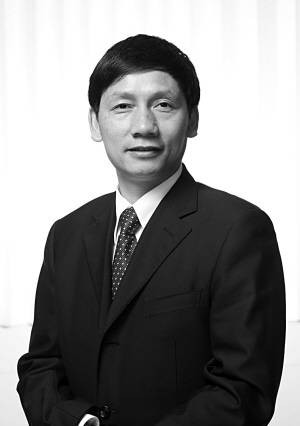 陈建龙（北京大学校务委员会副主任、图书馆馆长）
