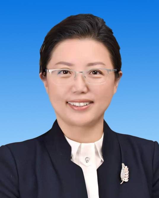陆英（阜新市文化旅游和广播电视局原局长）