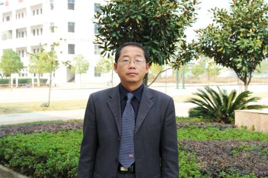 周晓斌（黄梅理工学校招生办副主任）