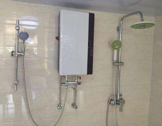 燃气电热水器