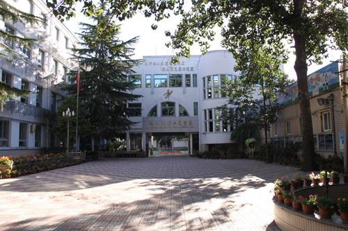 北京市东城区景泰小学