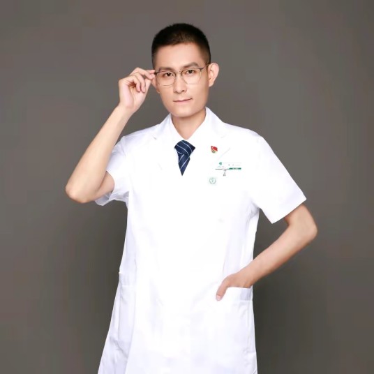 杨永（中西医结合肿瘤学博士，副主任医师）