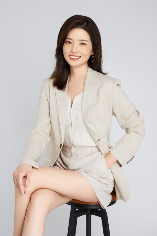 李亚伟（奥数竞赛教练员，陕西法制网特聘教育类专家金牌教师）