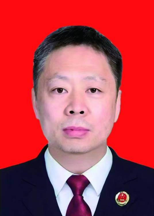 刘喆（内蒙古自治区人民检察院党组成员、副检察长）
