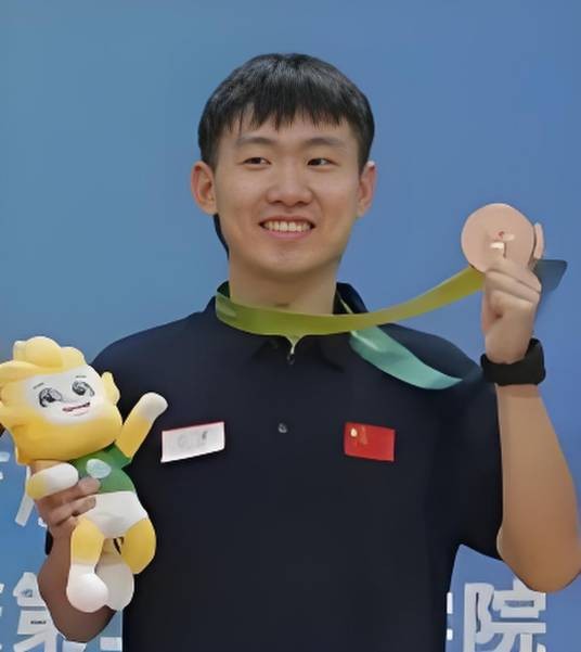 李宇辰(中国轮滑运动员)