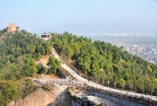 凤凰山公园(河北省唐山市凤凰山公园)