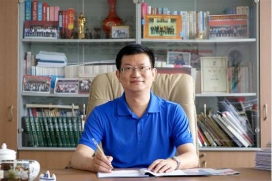 黄彬（上海新闻出版职业技术学校党委书记、校长、教培中心主任）