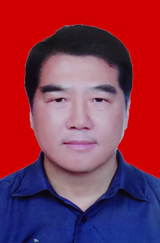 朱振华（江西省上饶市万年县人大常委会原党组书记、主任）