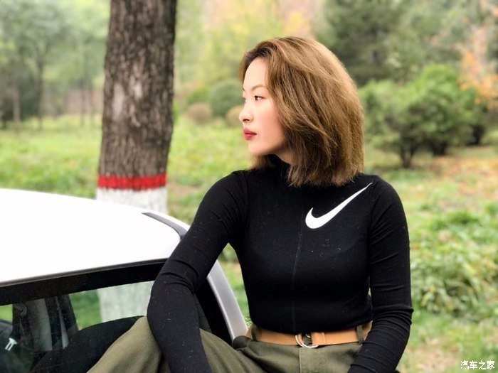 不是萌妹子的车模,英姿飒爽的媳妇当途达车模