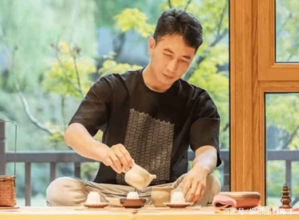 林生斌承认现妻是小乐后，有位小三，称两人的儿子已经读小学了，你怎么看？