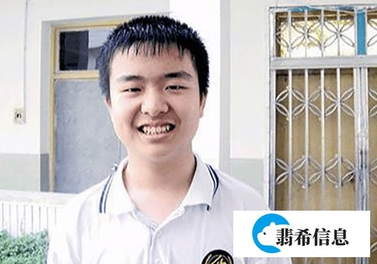 2011年五道杠少年官相十足,13岁用稿费捐款后来如何?高考477分