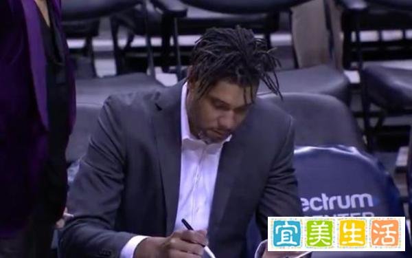 波帅缺席“邓教练”上线！邓肯临时执教拿下生涯首胜