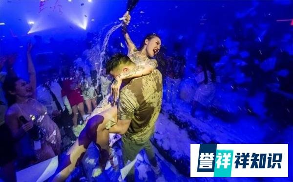 超级富豪隐秘生活庄园、私人飞机、派对,奢靡疯狂引发全球关注!