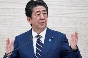 央视网:安倍遇刺事件疑问重重,在此案件中有哪些信息值得关注?