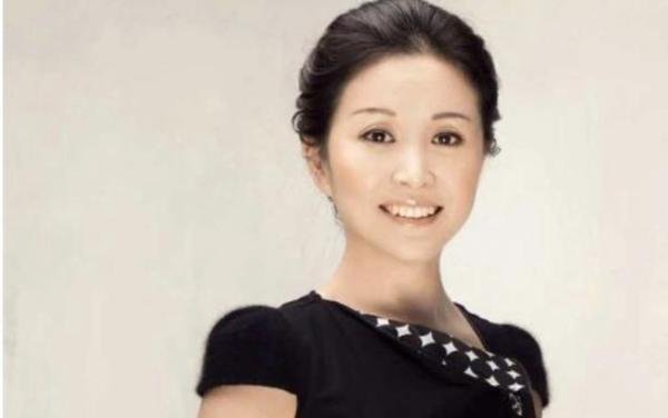 优雅端庄有学识,黄菡为何离开《非诚勿扰》?