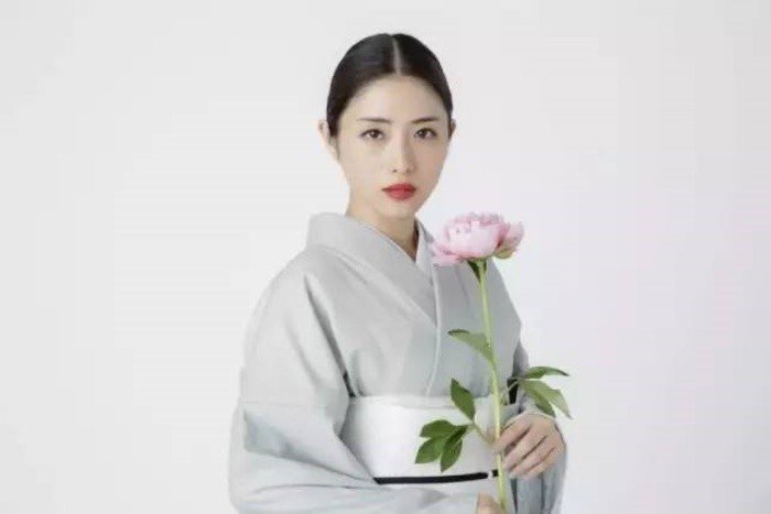 石原里美点燃奥运圣火盆,为何她能获此殊荣?