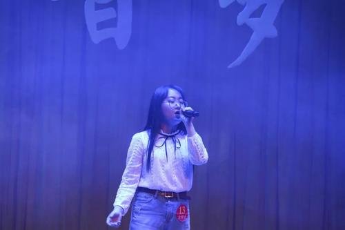 我不哭是什么歌曲