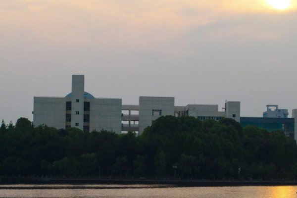 南昌大学前湖校区的地址及邮编