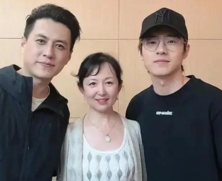 靳东有几个孩子