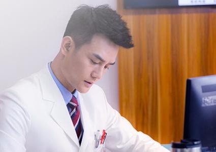 电视剧欢乐颂里的赵医生是谁演的