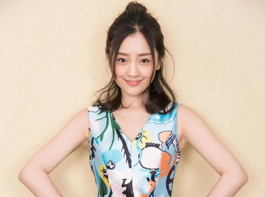何花年龄多大?,