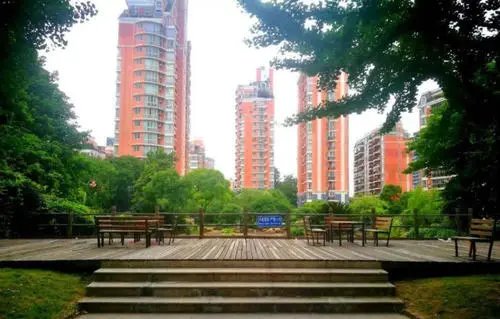 《爱情公寓》的拍摄地是哪里？