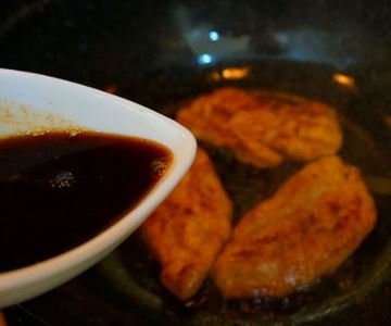 鸡扒饭上面的浇汁是怎么做的