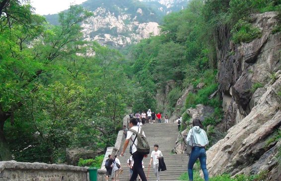夫妻为什么不能爬泰山啊？