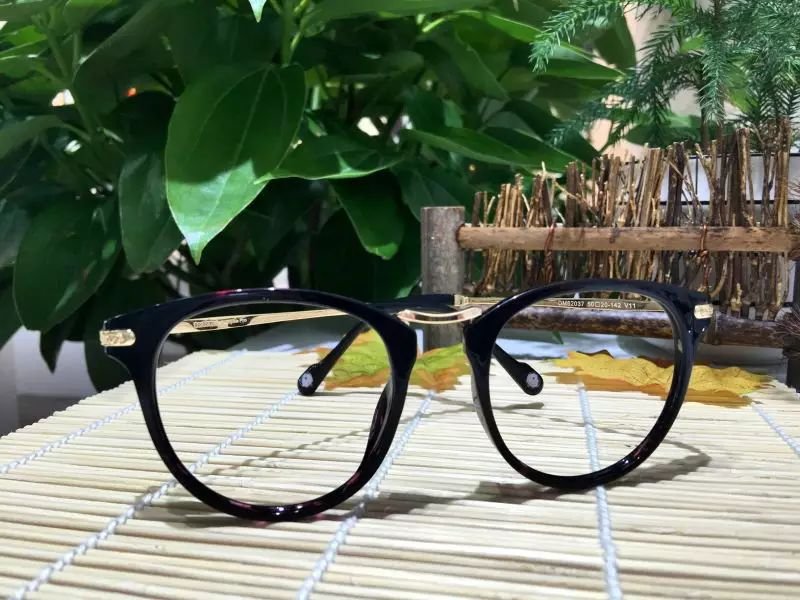 木九十眼镜什么档次？