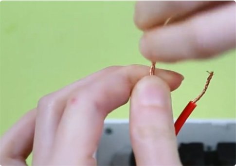 插线板接线,该怎么接啊?