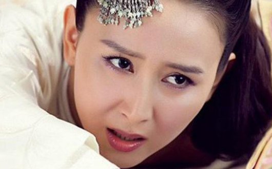 王的女人 这部电视剧中，妙戈是哪一集死的 罗丰是哪一集就得妙戈