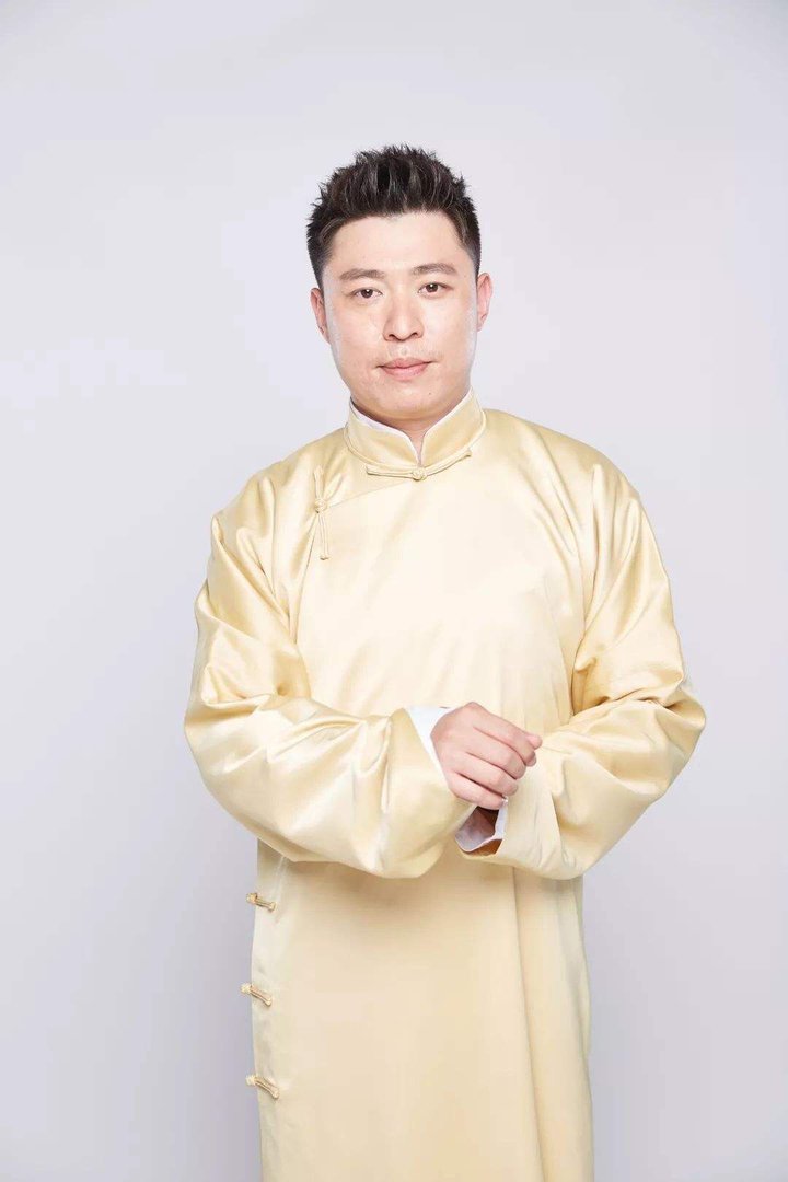 李鹤东为什么叫社会东？
