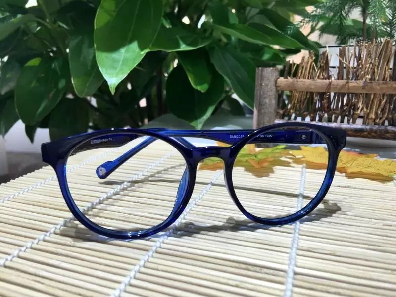 木九十眼镜什么档次?