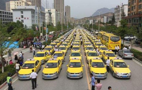 出租车适合哪些人开，为什么？