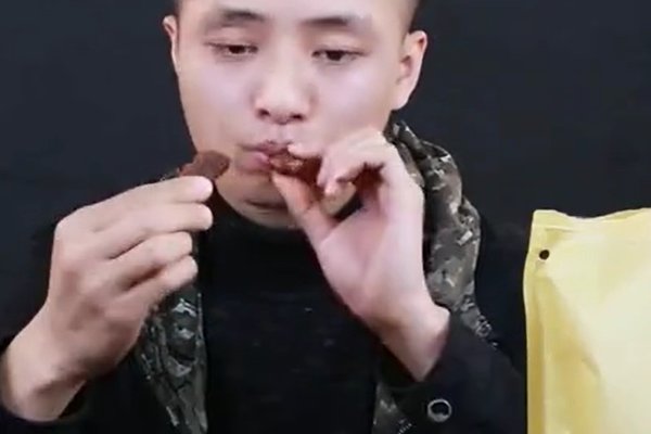 怎样吃甜角的果肉？
